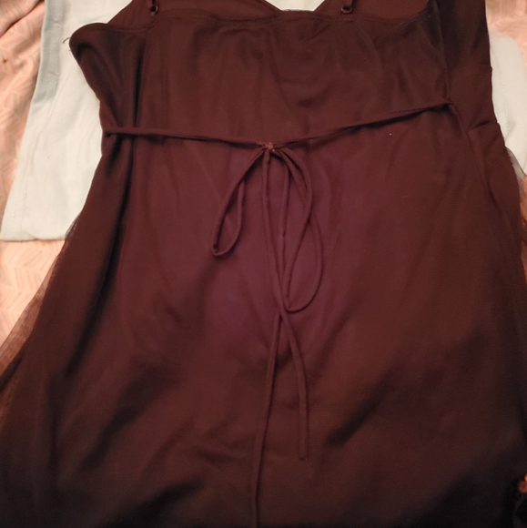 Black tank top - Picture 2 of 5